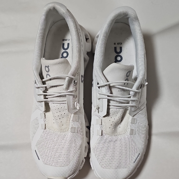 On Running Women's Cloud Pure White Athletic Shoes - Picture 2 of 8